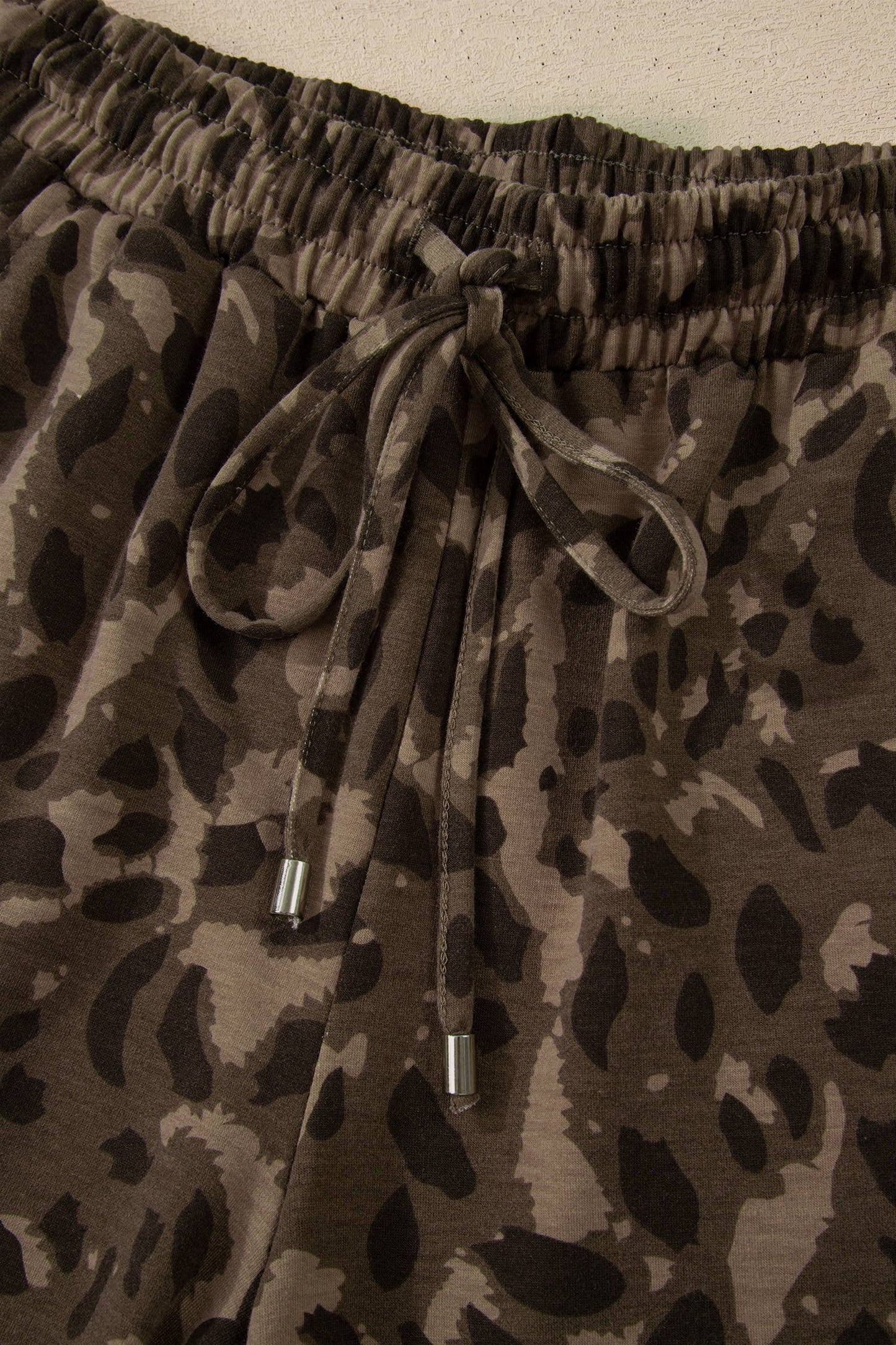 Leopard Raw Seam Patched Pullover Drawstring Loose Pant Set: Brown Short Set