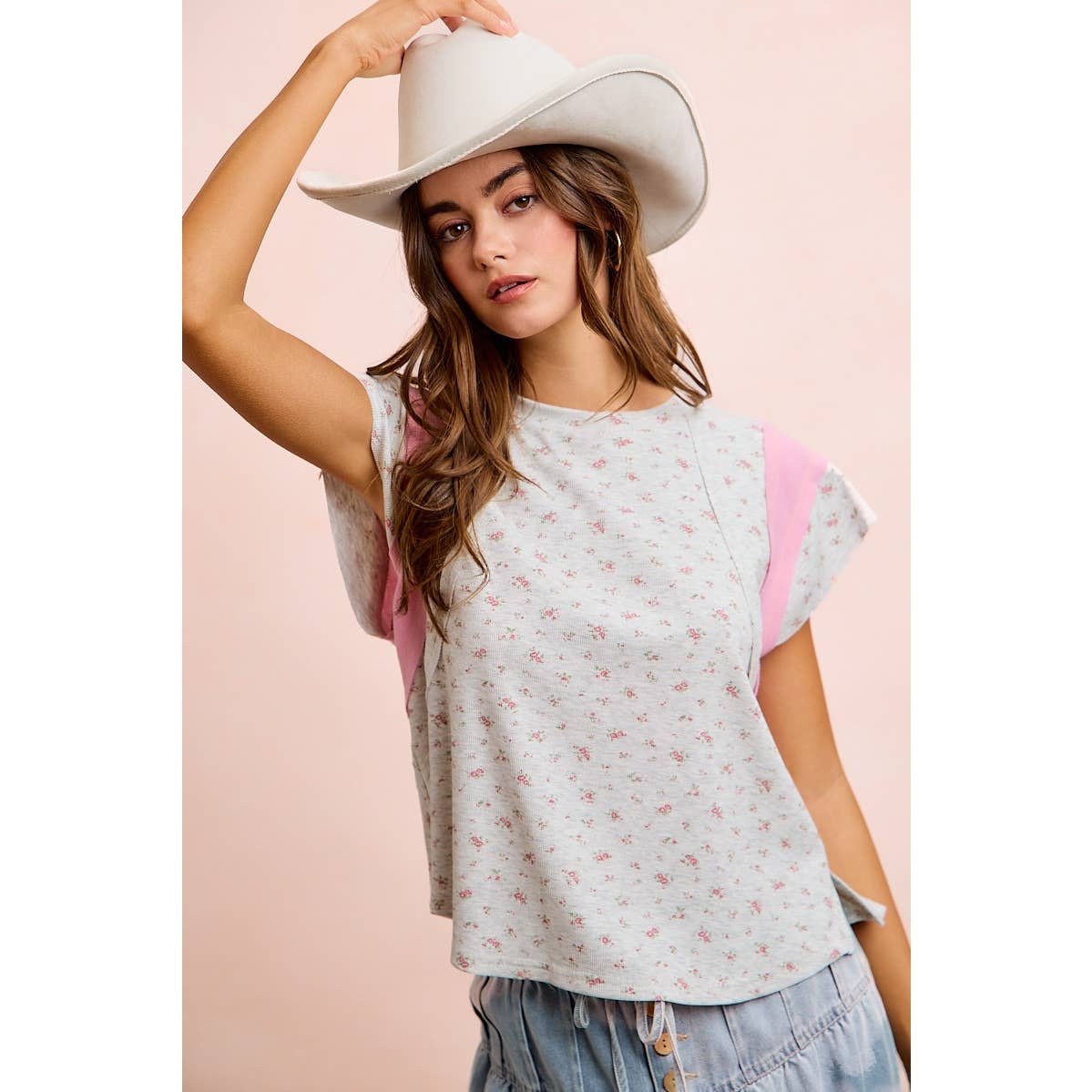 FLORAL RIB CUT EDGE DETAIL SHORT SLEEVES TOP: H Blush