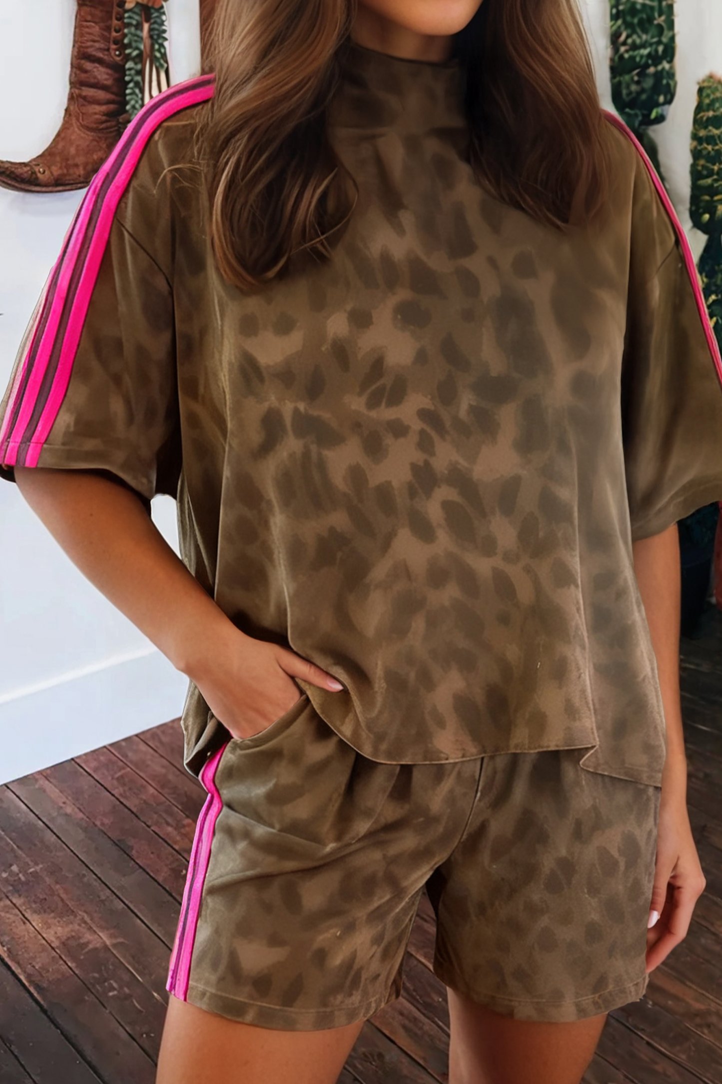 Leopard Raw Seam Patched Pullover Drawstring Loose Pant Set: Brown Short Set
