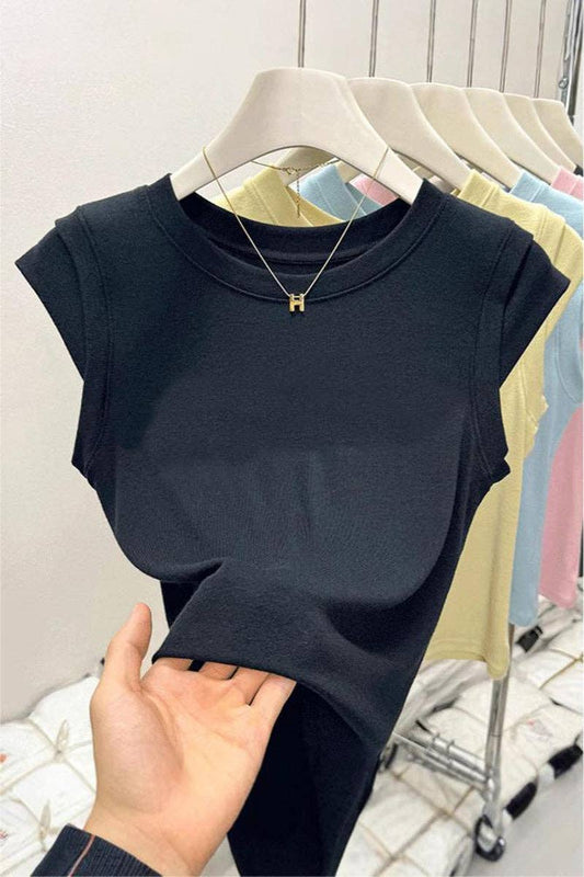 Essential Sleeveless Tank Top: BLACK