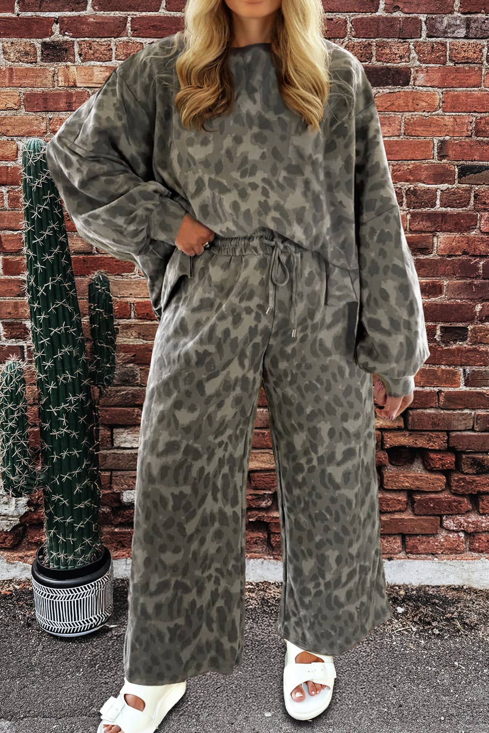 Leopard Raw Seam Patched Pullover Drawstring Loose Pant Set: Brown Short Set