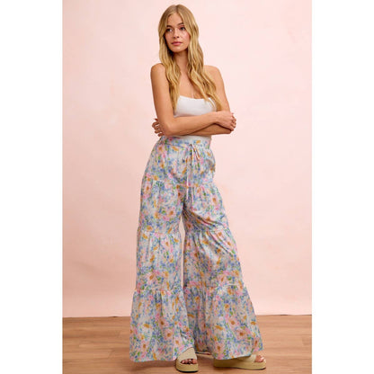 FLORAL PRINTED TIERED FLARE WOVEN PANTS: LT BLUE
